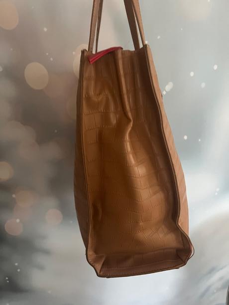 Krasna kabelka na rameno valentino, valentino