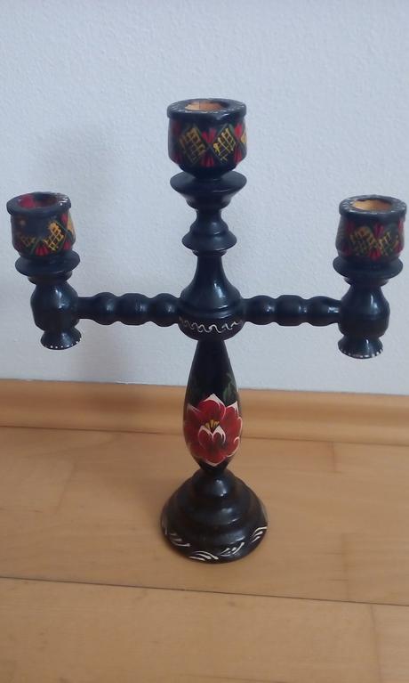 Drevený svietnik,