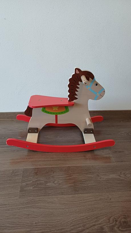 Hojdací koník,