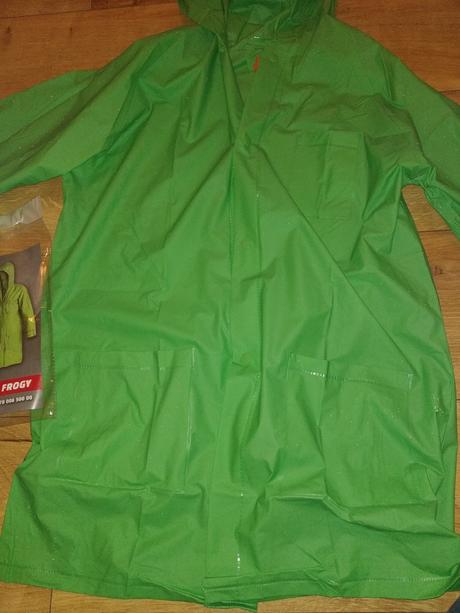 Prší plášť frogy, 122