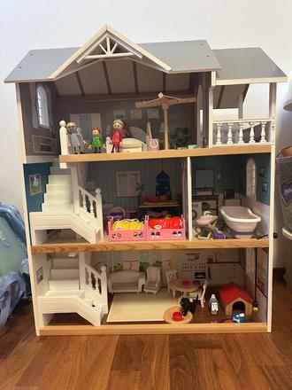 Dreveny domcek pre babiky,