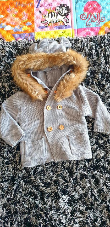 Svetrik s kozusinou, 74