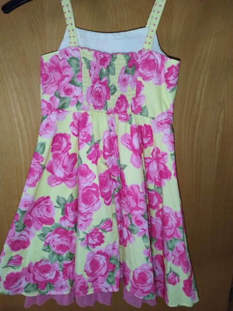 Dievčenské šaty, 116