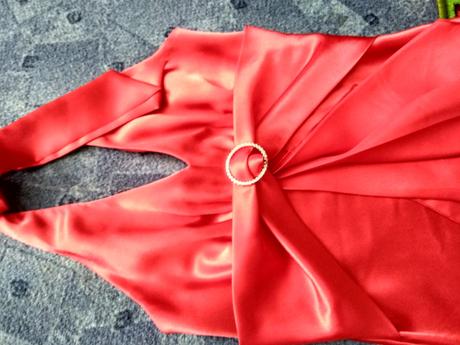 Spoločenské šaty, 42