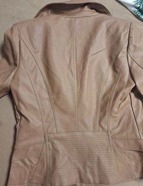 Kožená bunda, 38