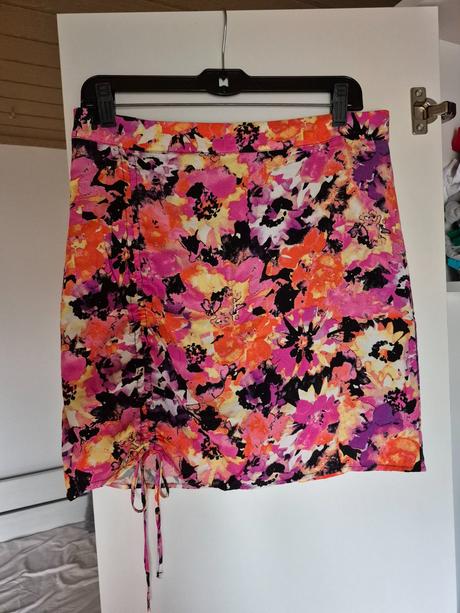 Ružová farebná mini sukňa, takko,42
