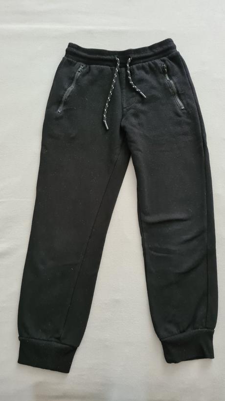 Cierne teplaky reserved v. 134, reserved,134