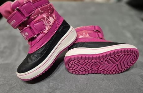 Predám skoro nové čižmičky 22, lupilu,22