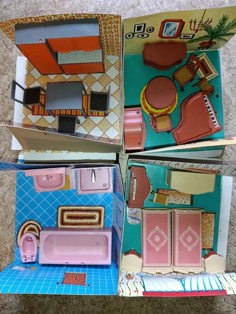 Retro domček pre bábiky, 