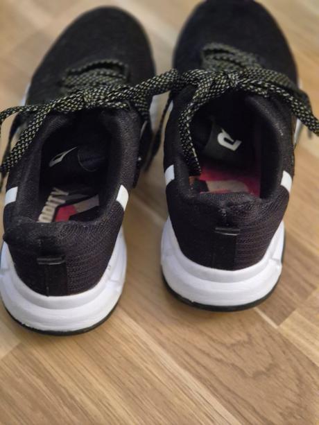 Tenisky, authority,38