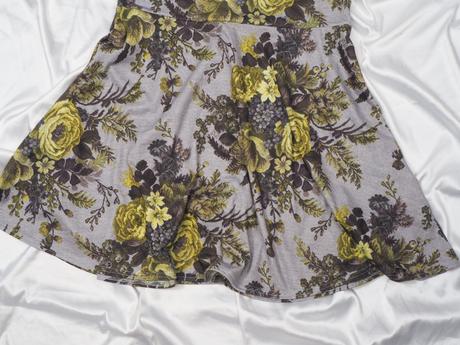 Kvalitné letné šat miso, 42