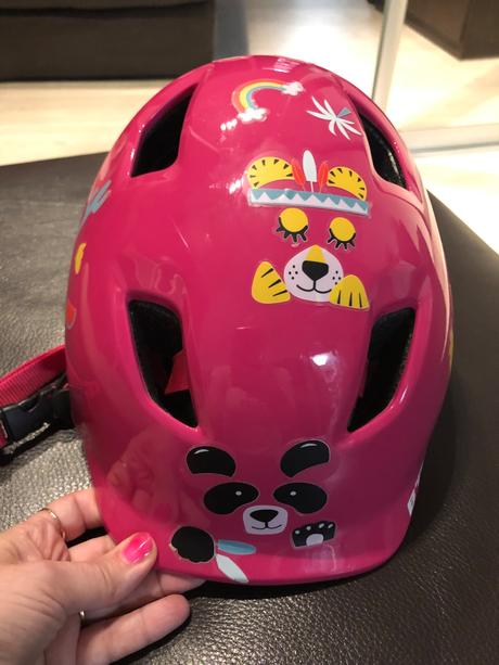 Detska cyklamenova cyklistická prilba, s