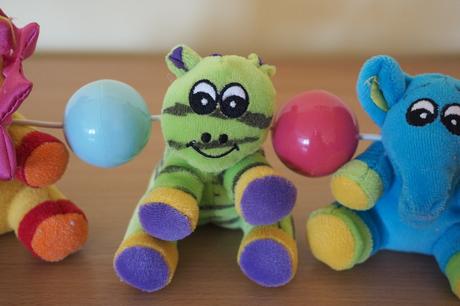 Plyšová hrkálka na kočík safari, 