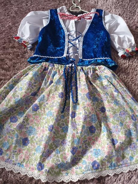 Dievčenský kroj 9-11rokov, 146