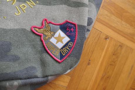 Superdry stylova suprova,moderna a trendy taska, superdry