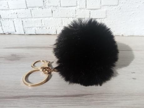 Kľúčenka - čierny brmbolec na kabelku či kľúče,