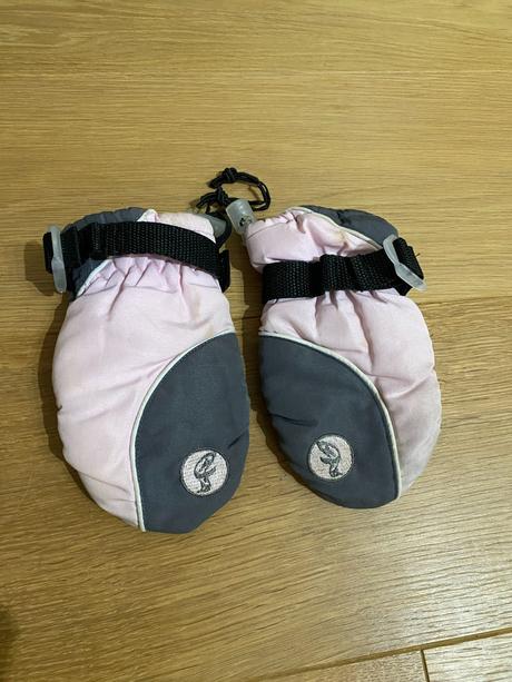 Dievčenské rukavice, 92