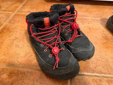 Nepremokavé turistické topánky zateplene prechodné, quechua,33