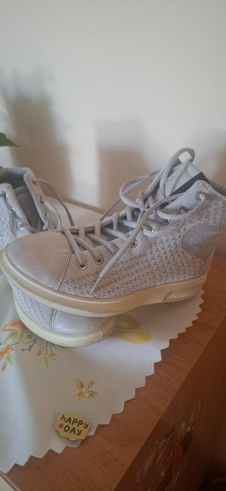 Ecco poltopanky, ecco,37