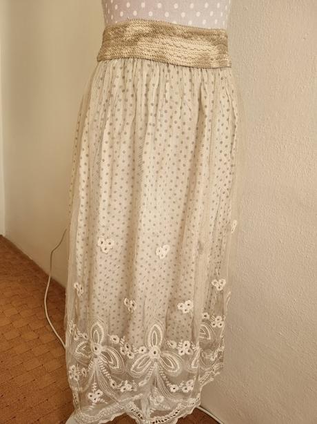 Krémová vyšívaná tylová sukňa s, s
