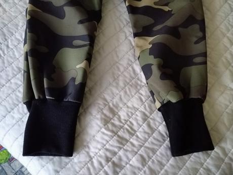 Maskáčové softshelové nohavice, 122