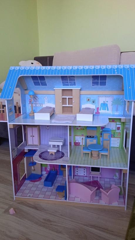 Drevený domček pre bábiky, 