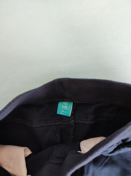 Nohavice s patentom, 134