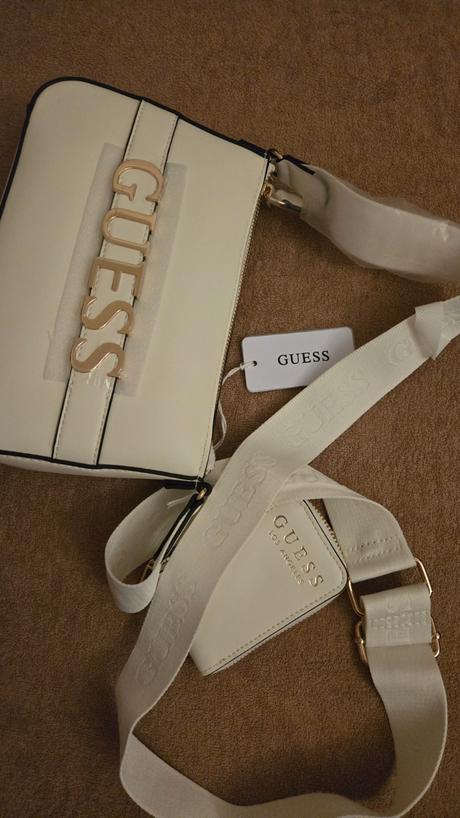 Nova kabelka guess, 