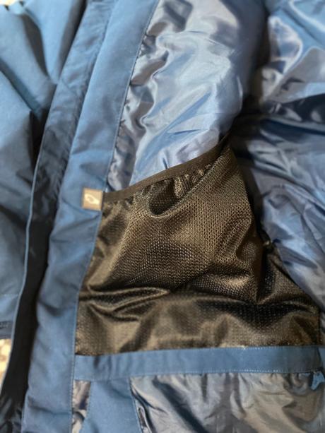 Nová nenosená vetrovka, l