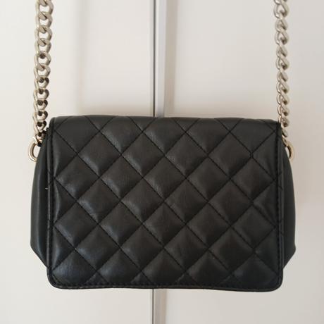 Čierna malá crossbody kabelka guess, guess