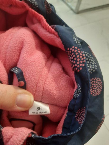 Overal sneh, lupilu,86