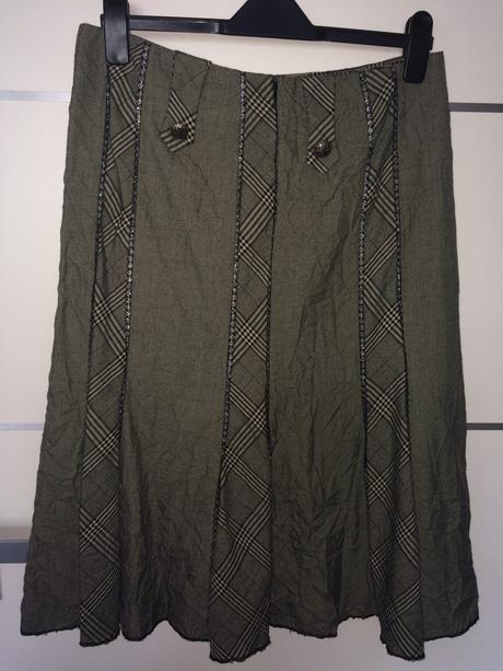 Károvaná sukňa, 38