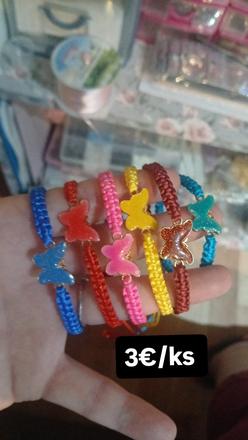 Náramky s motýlikmi,