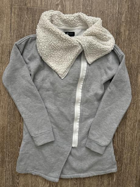 Sveter reserved, reserved,s