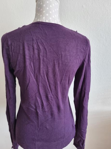 Fialový svetrík s kamienkami m, m