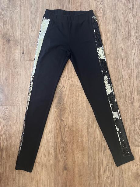 Leginy s otočnými flitrami na boku, lindex,158