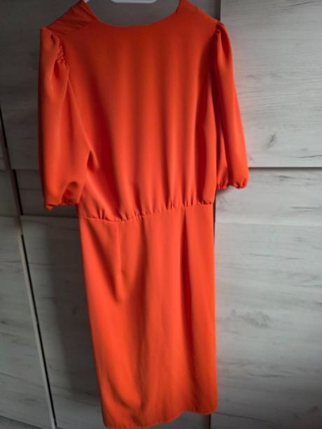 Krasne elegantne saty, l