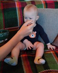 GERBER Junior nemliečna kaša ovocná s chrumkavými kúskami