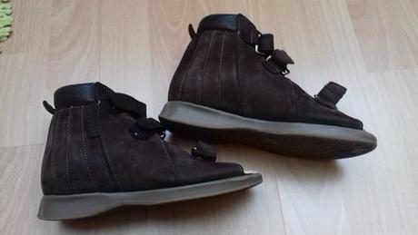 Ortopedicko-reahabilitačné topánky, 31