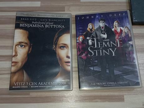 Dvd filmy a prázdne obaly,