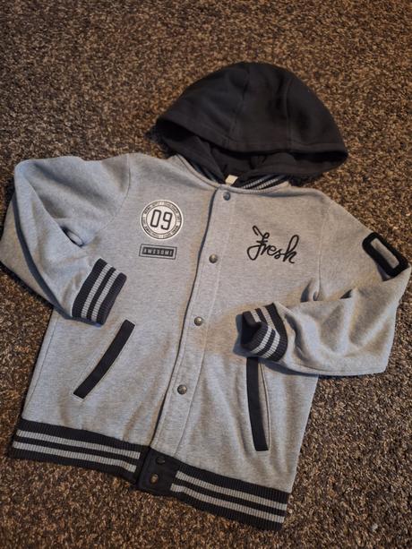 Nadherná mikinka, reserved,140