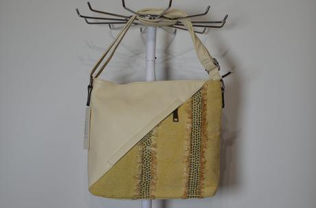 Béžová kabelka, 