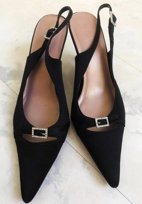 Atlasové lodičky, 38