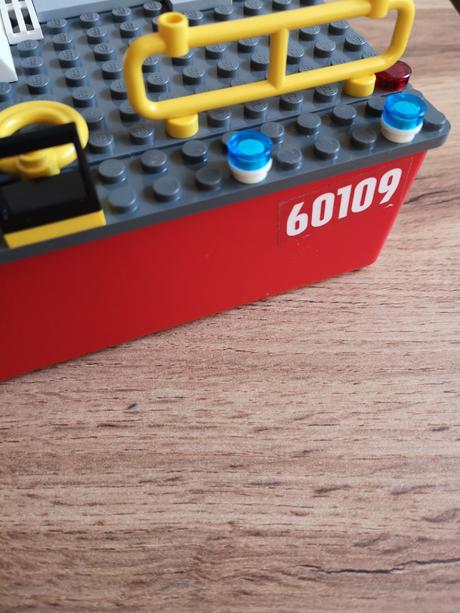 Lego city 60109 hasičský čln / loď,