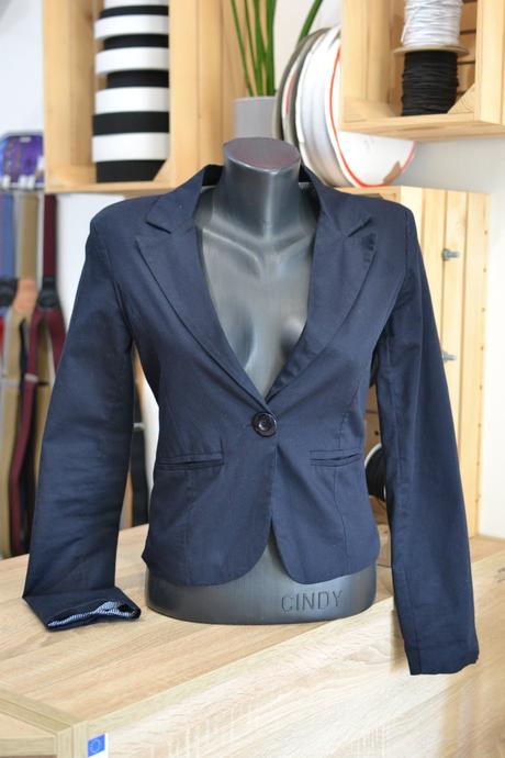 Tmavomodré sako s, s