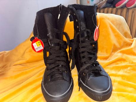 Predám vyvýšené zateplené tenisky, 41