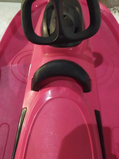 Plastové sanky s volantom, 