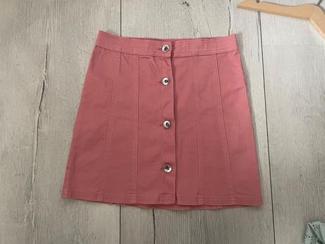 Sukna na gombiky, sinsay,146