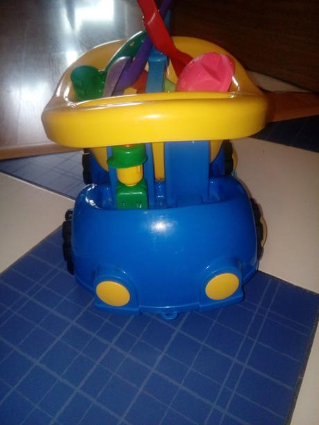 Autíčko +hračky, 