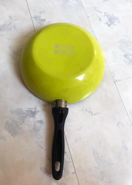 Keramická wok panvica,